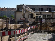 Beginn der Abbrucharbeiten im Mai 2009 